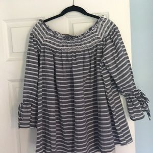 Lime lush boutique white and blue stripe top.